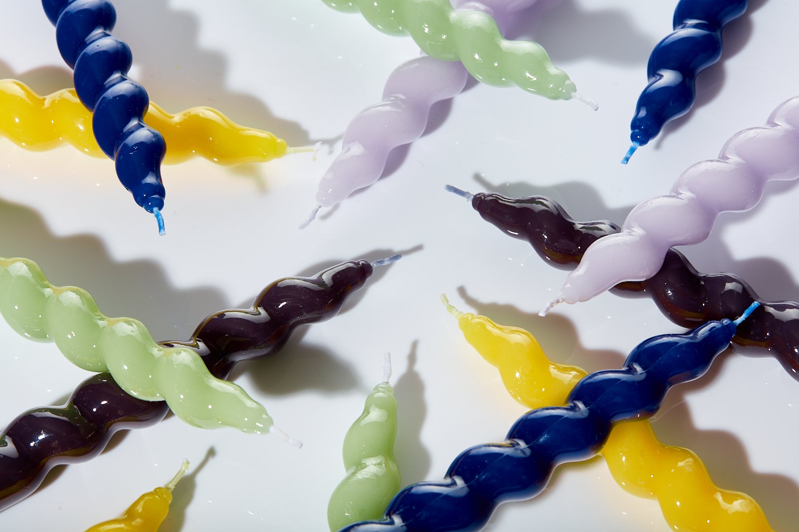 Maegen Spiral Taper Candle - Yellow 3 pack