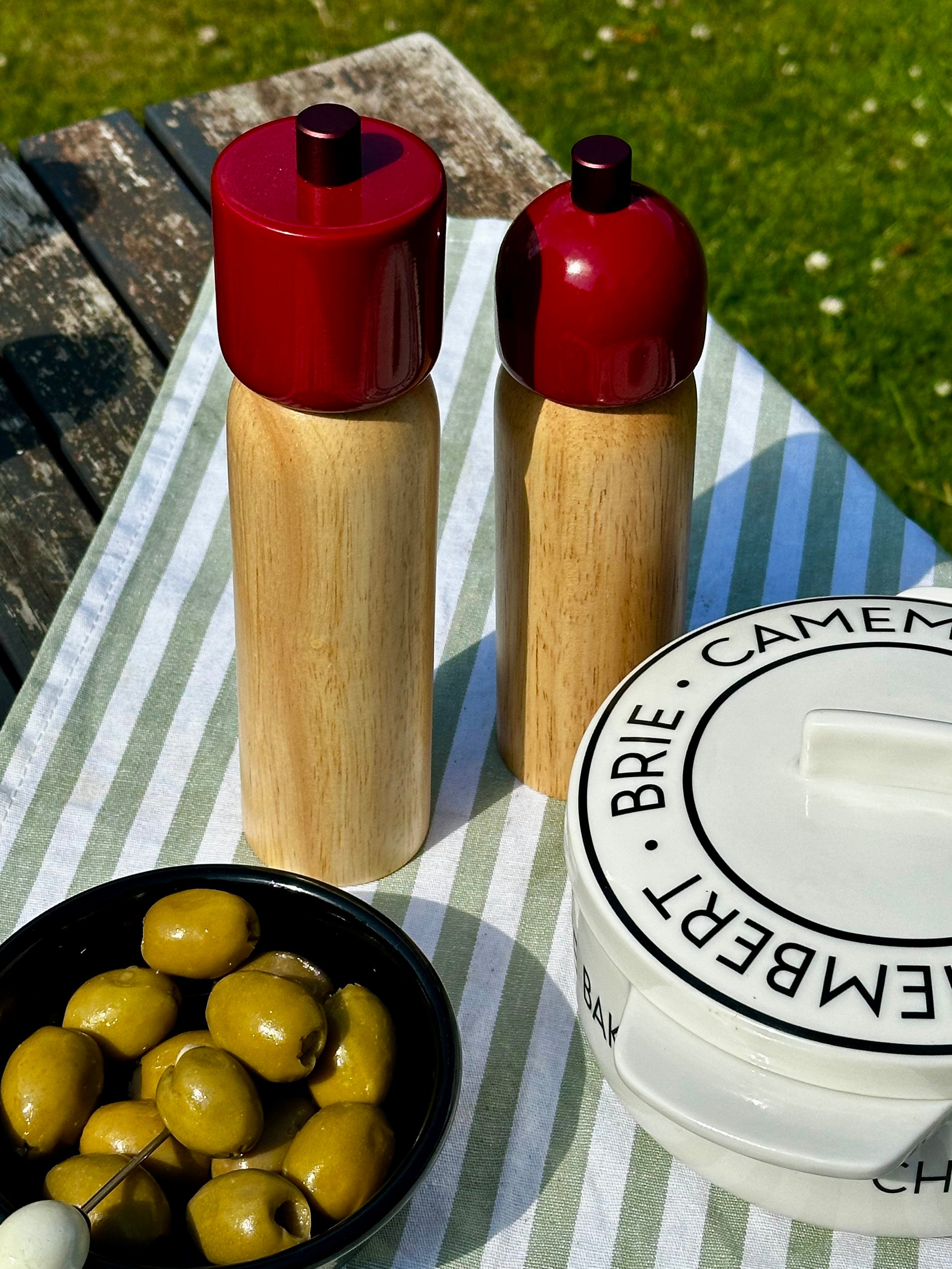 Salt & Pepper Grinder - Red & Red-MAGRL05